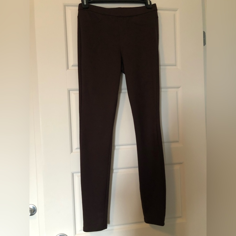 HUE BROWN LEGGING PANTS. Size small
